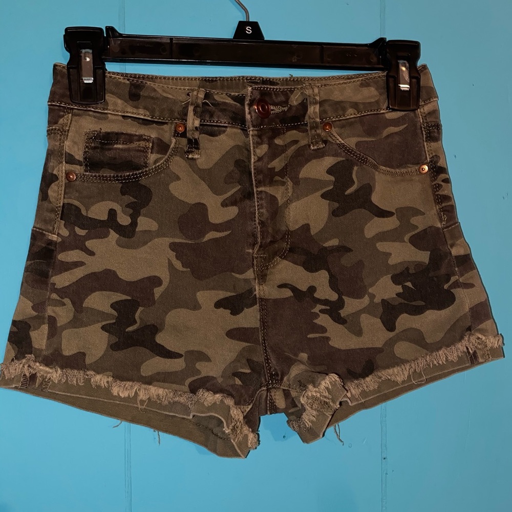 Camo Jan Shorts Size Small